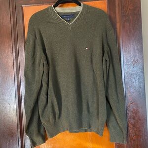 Tommy Hilfiger sweater, men’s. Great pre owned condition